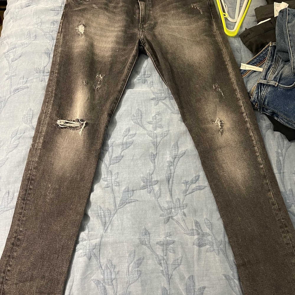 Zara Men’s Skinny Distressed Jeans - Black/Grey Wash